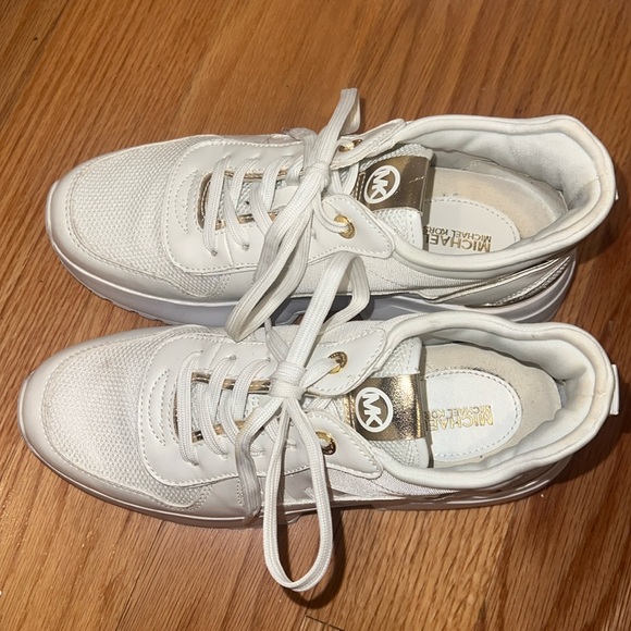 Michael Kors Women’s Muse Trainers - Picture 2 of 10